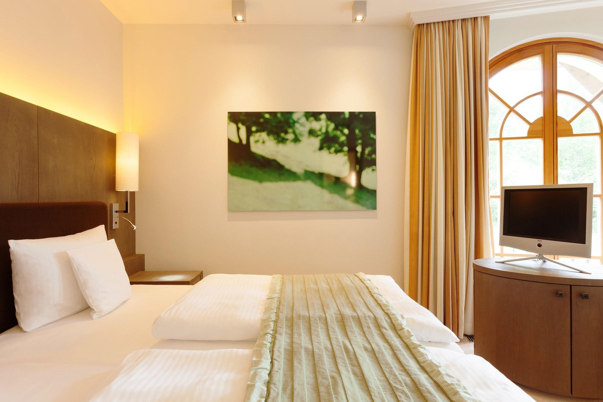 基茨比厄尔玫瑰酒店 外观 照片 A room at the Hotel Waldhaus Flims