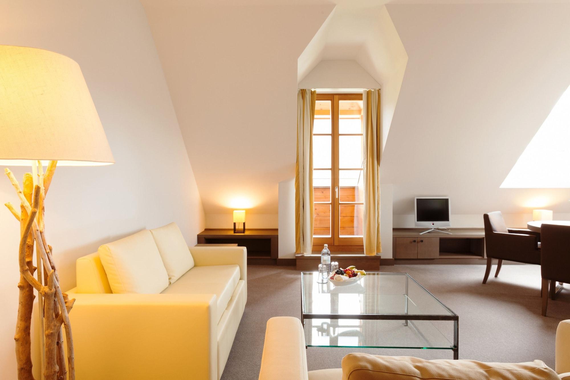 基茨比厄尔玫瑰酒店 外观 照片 A suite at the Hotel de la Paix