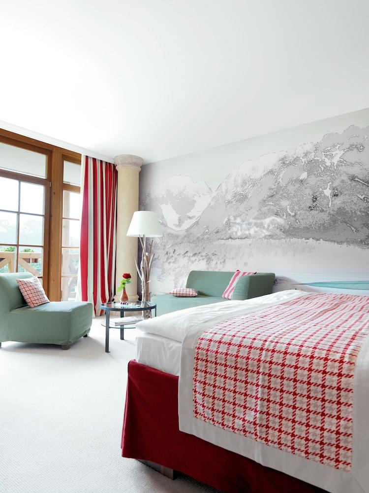 基茨比厄尔玫瑰酒店 外观 照片 A room at the Hotel Axelmannstein